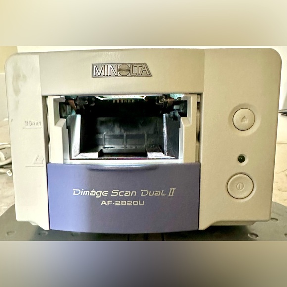 Konica Minolta DiMAGE Scan Dual II AF-2820U White USB & Ethernet Film Scanner - Picture 10 of 13